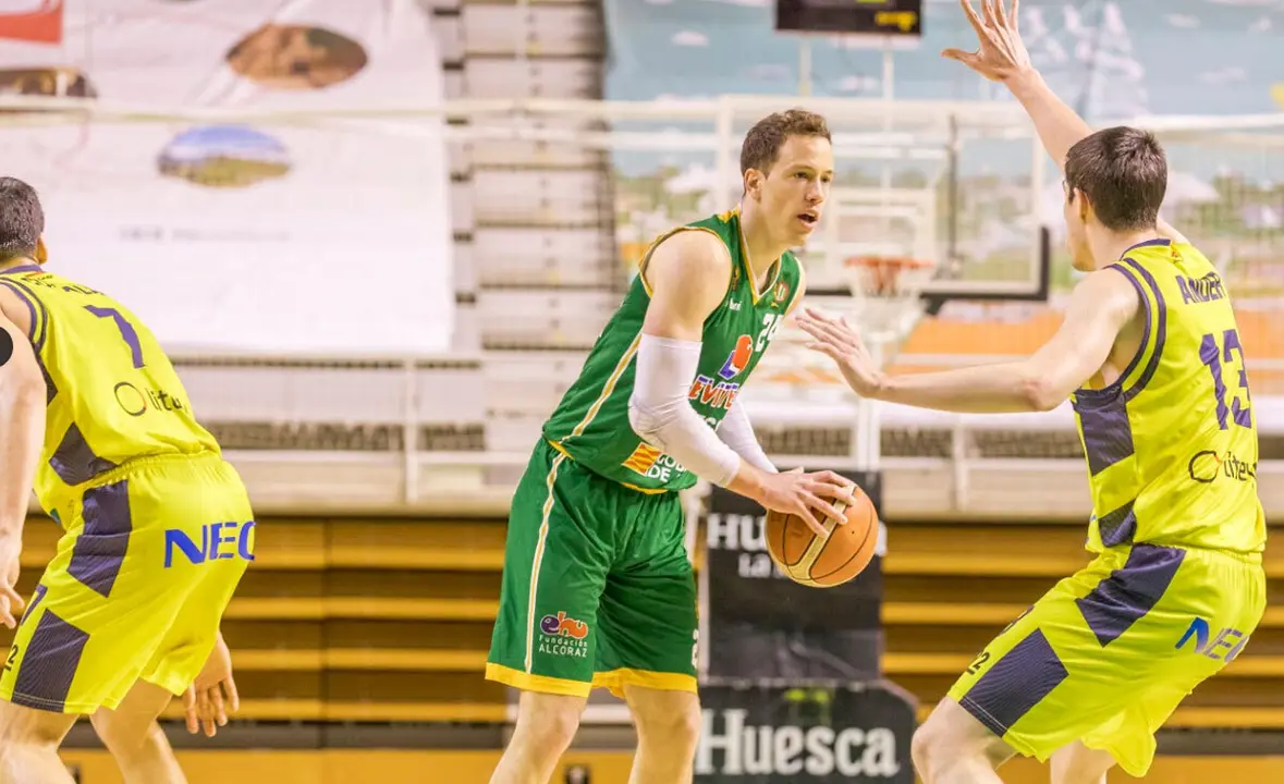 David Skara durante su &uacute;ltimo partido en el Palacio de los deprotes de Huesca | Foto: CBP Huesca