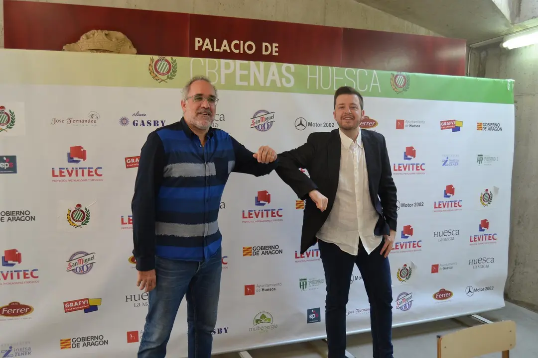 David Gros y Antonio Or&uacute;s (d), presidente del Pe&ntilde;as, en una imagen de archivo. Foto: Sportaragon.com