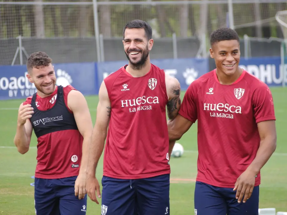 Los jugadores del Huesca en un entrenamiento en junio