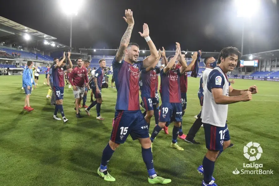La SD Huesca celebrando el ascenso. | Foto: LaLiga