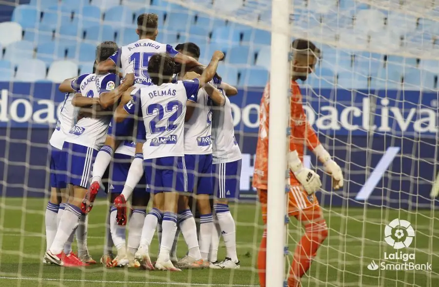 Los jugadores del Real Zaragoza celebran el segundo gol. Foto: LaLiga Smartbank