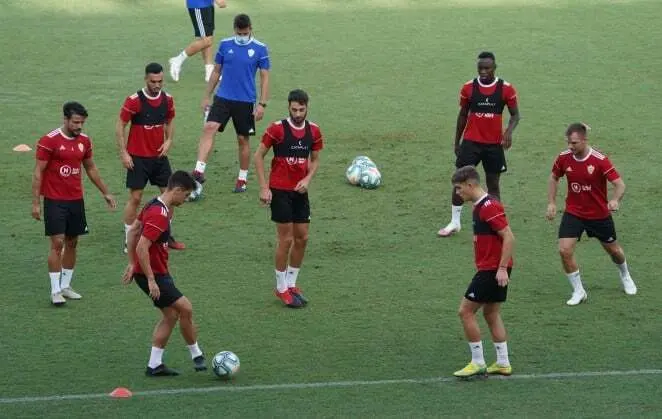 Jugadores del Almer&iacute;a durante un entrenamiento