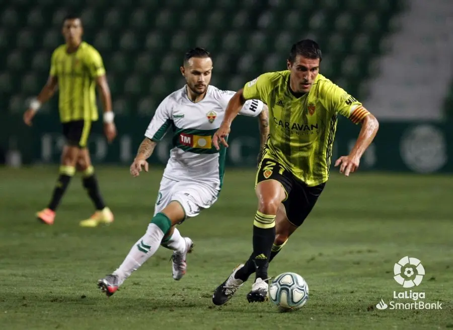 Zapater fue la novedad t&aacute;ctica de un Real Zaragoza que quiere crecen en estos play-off desde atr&aacute;s hacia delante | Foto: La Liga