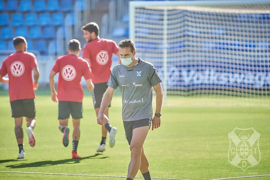 Rub&eacute;n Baraja en un entrenamiento con el CD Tenerife. Foto: @CDTOficial