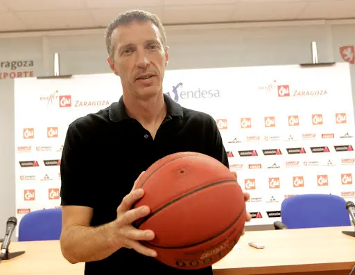 Joaqu&iacute;n Ruiz, en sala de prensa del Pr&iacute;ncipe Felipe. Foto: Basket Zaragoza