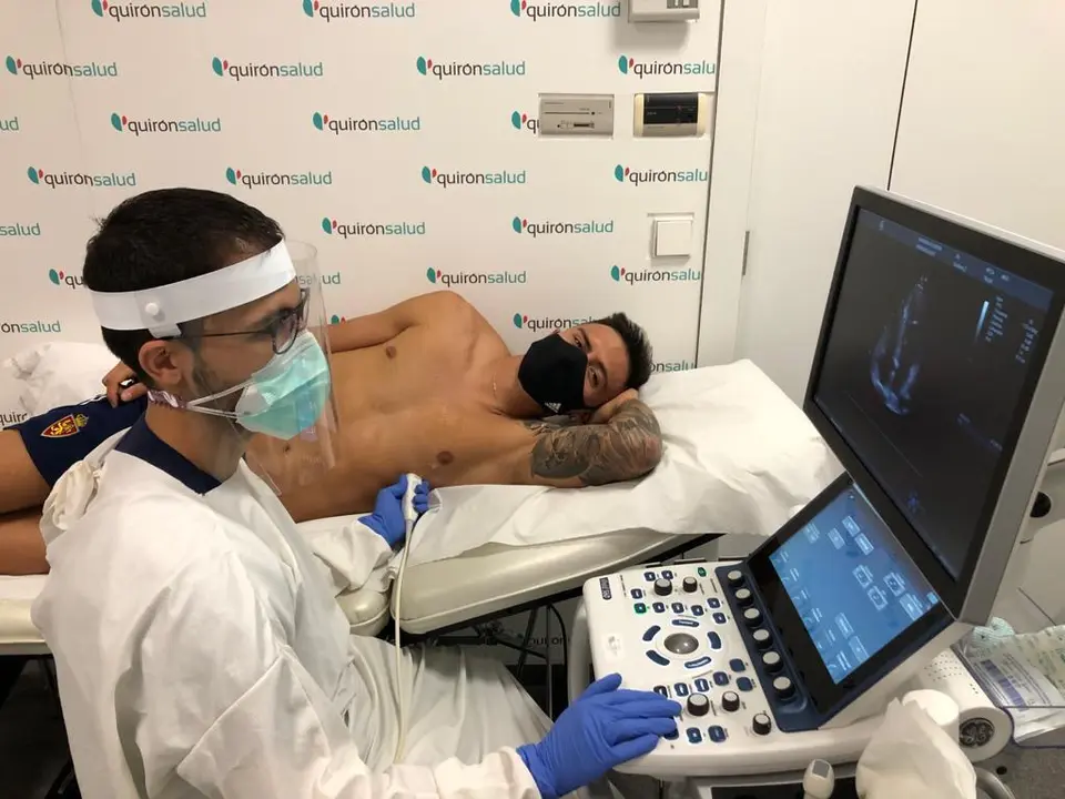 Narv&aacute;ez pasa reconocimiento m&eacute;dico. Foto: Real Zaragoza
