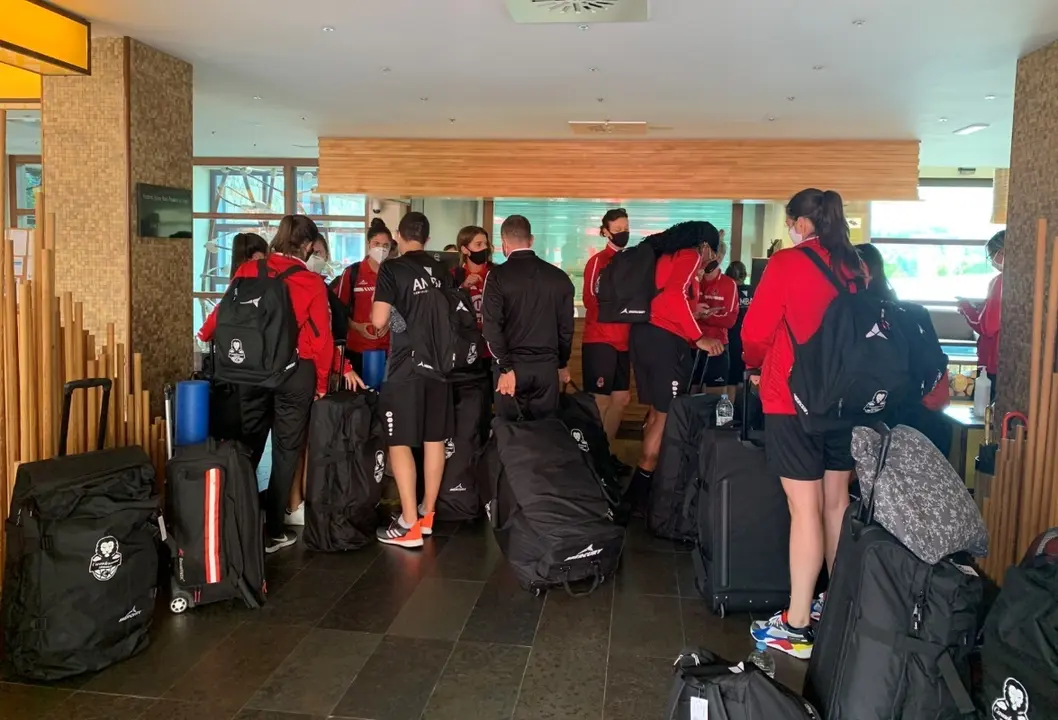 El equipo, en su llegada a Benasque. Foto: Basket Zaragoza