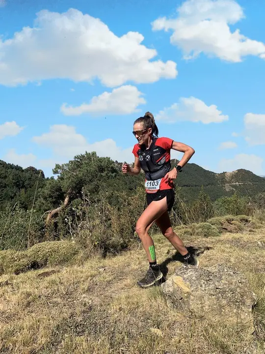 Virginia P&eacute;rez Mesonero, en la imagen, marca ritmo en un descenso. Foto: Cedida