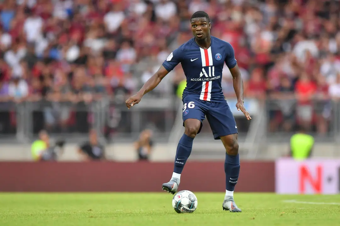 Lo&iuml;c Mbe Soh en la pretemporada con el PSG, | Foto: Sebastian Widmann