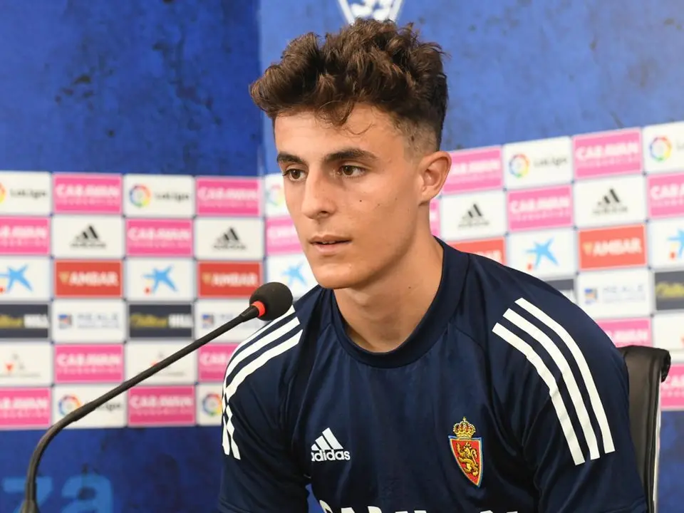 Alejandro Franc&eacute;s en la sala de prensa de La Romareda. Foto: Real Zaragoza