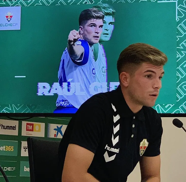 Ra&uacute;l Guti en la sala de prensa del Mart&iacute;nez Valero. Foto: Elche CF