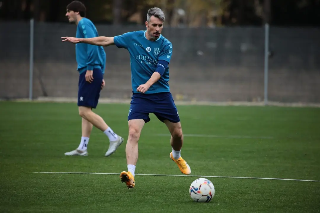 Luisinho durante el entrenamiento de hoy. | Foto: SD Huesca