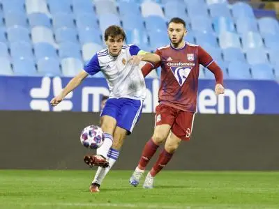 Francho Serrano sobre el terreno de juego. | Foto: Real Zaragoza