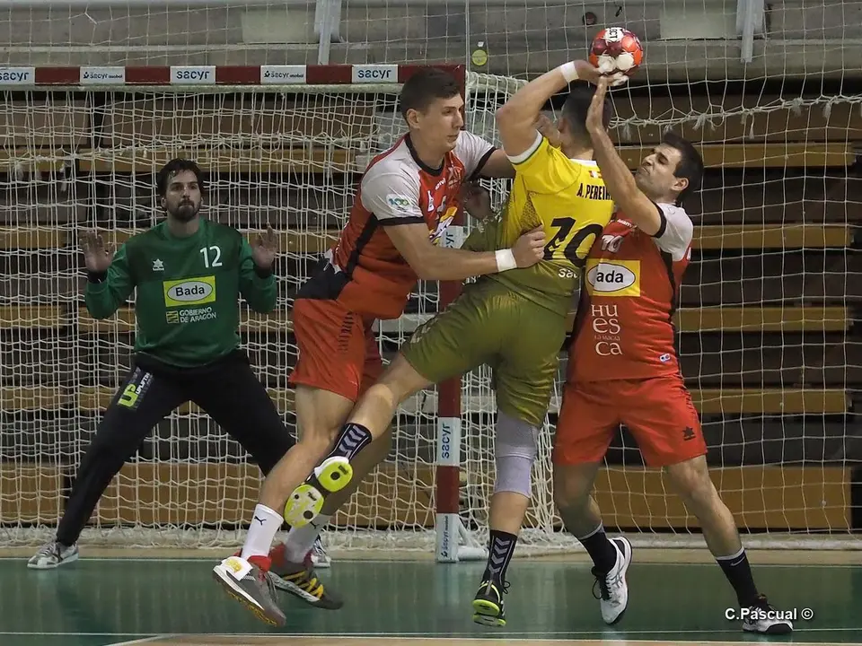 Imagen de un partido de 2020 entre el Bada Huesca y el Guadalajara. Foto: C.Pascual