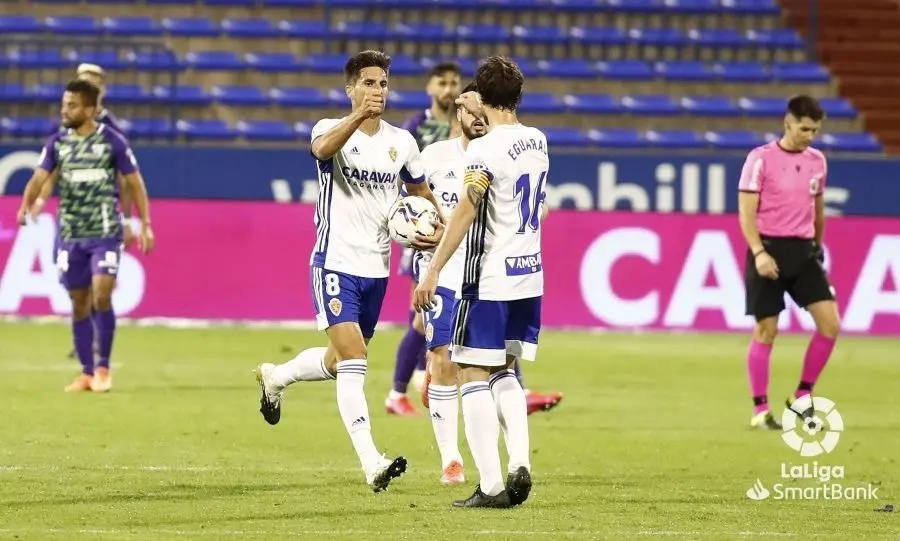 Adri&aacute;n Gonz&aacute;lez celebra su primer tanto con el Real Zaragoza ante el M&aacute;laga CF. Foto: Real Zaragoza
