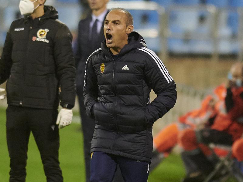 Iv&aacute;n Mart&iacute;nez dirigiendo al Zaragoza. Foto: LFP