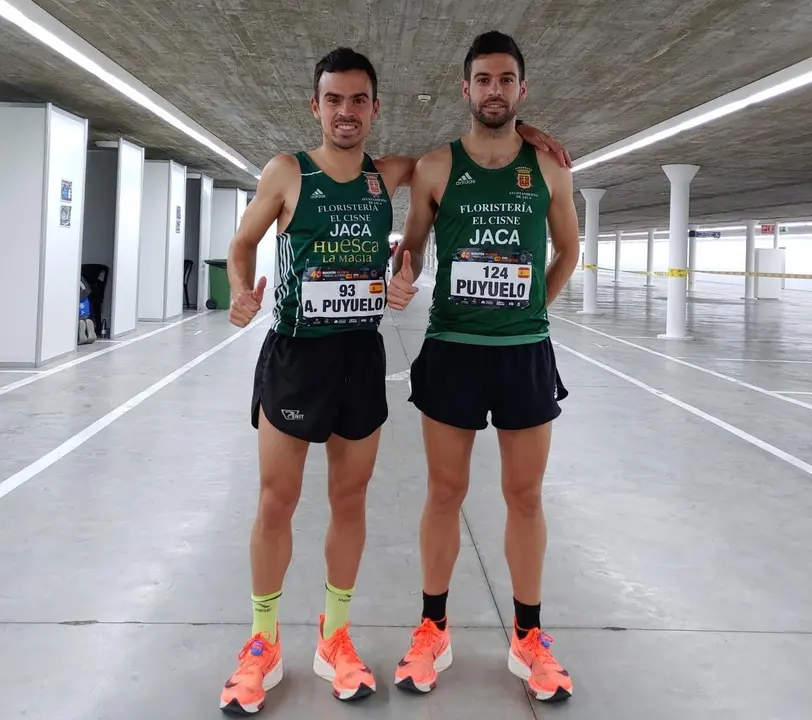 Los hermanos Puyuelo en Valencia. | Foto: Atl&eacute;tico Oroel