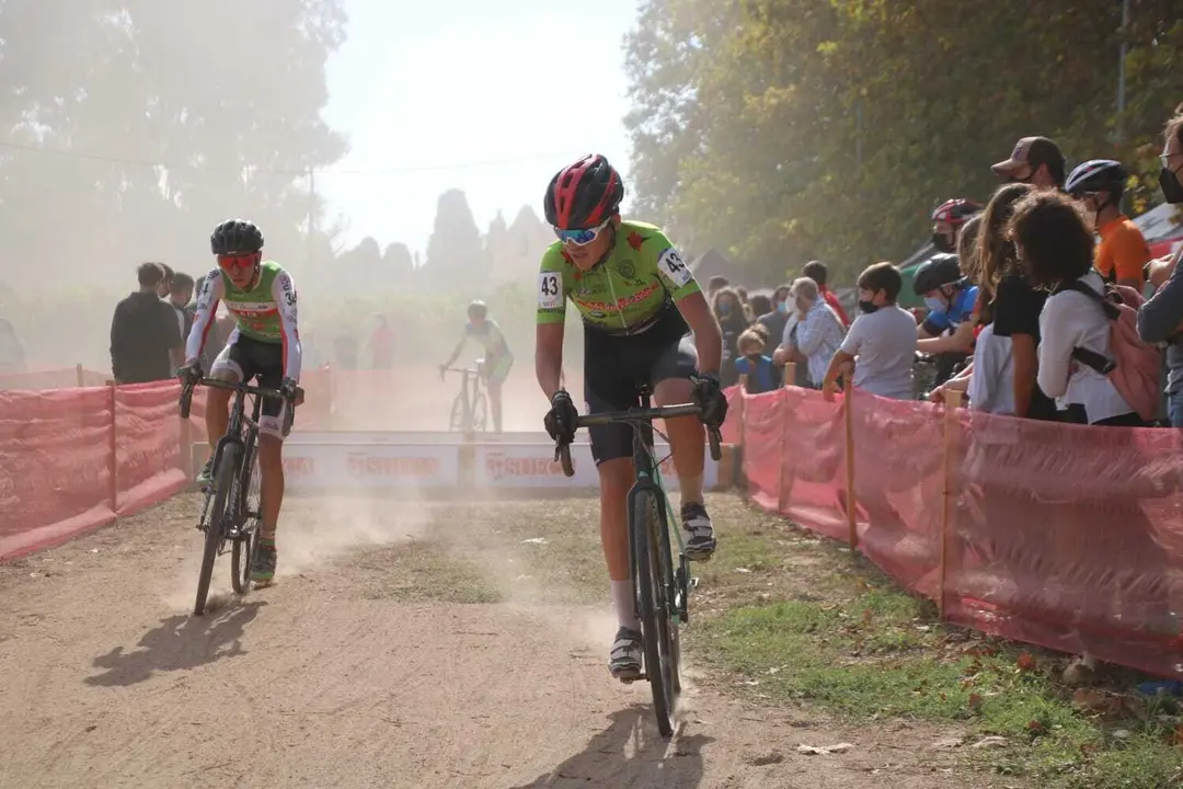 Daniel Utrilla, del CC Oscense, durante una prueba de ciclocross. Foto: CC Oscense