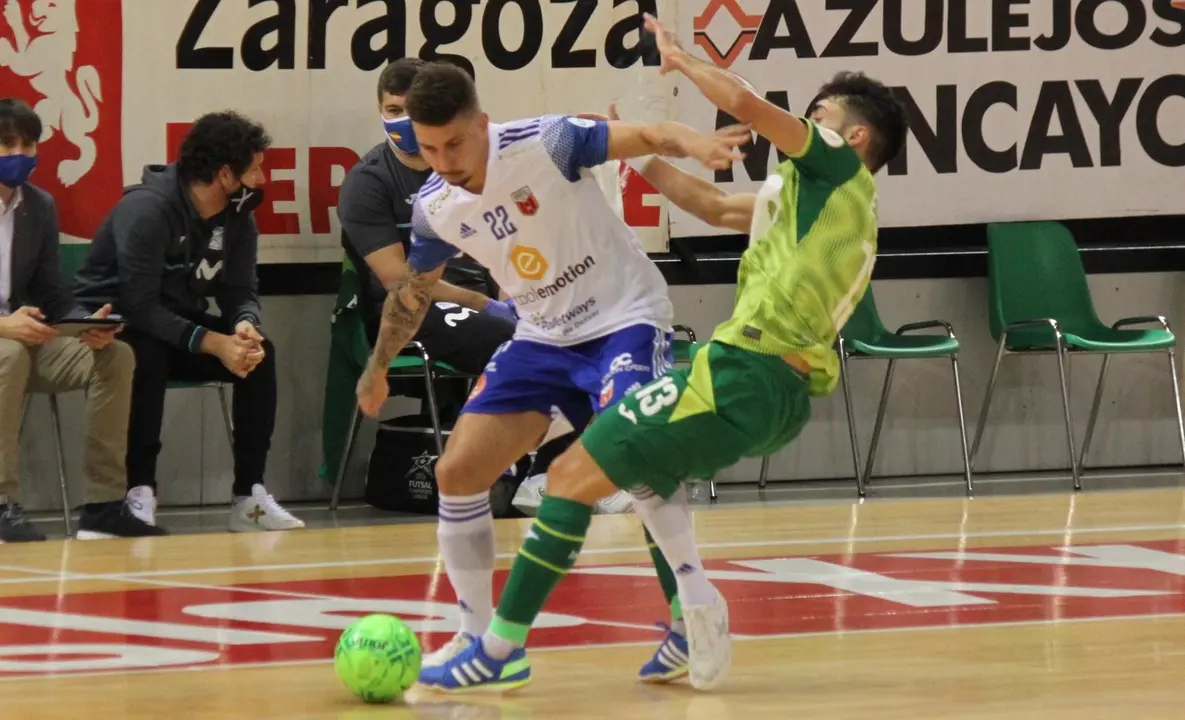 Jamur, en el partido ante Inter. Foto: Pedro Luis Serrano