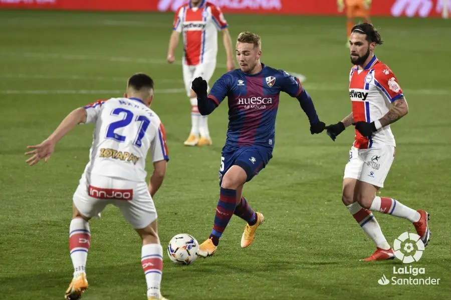 Ontiveros fue el hombre m&aacute;s destacado del Huesca - Alav&eacute;s. | Foto: LaLiga