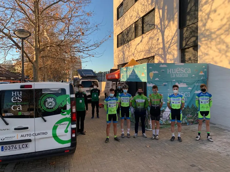 Representaci&oacute;n del CC Oscense en las pruebas disputadas en Valencia. Foto: Cedida