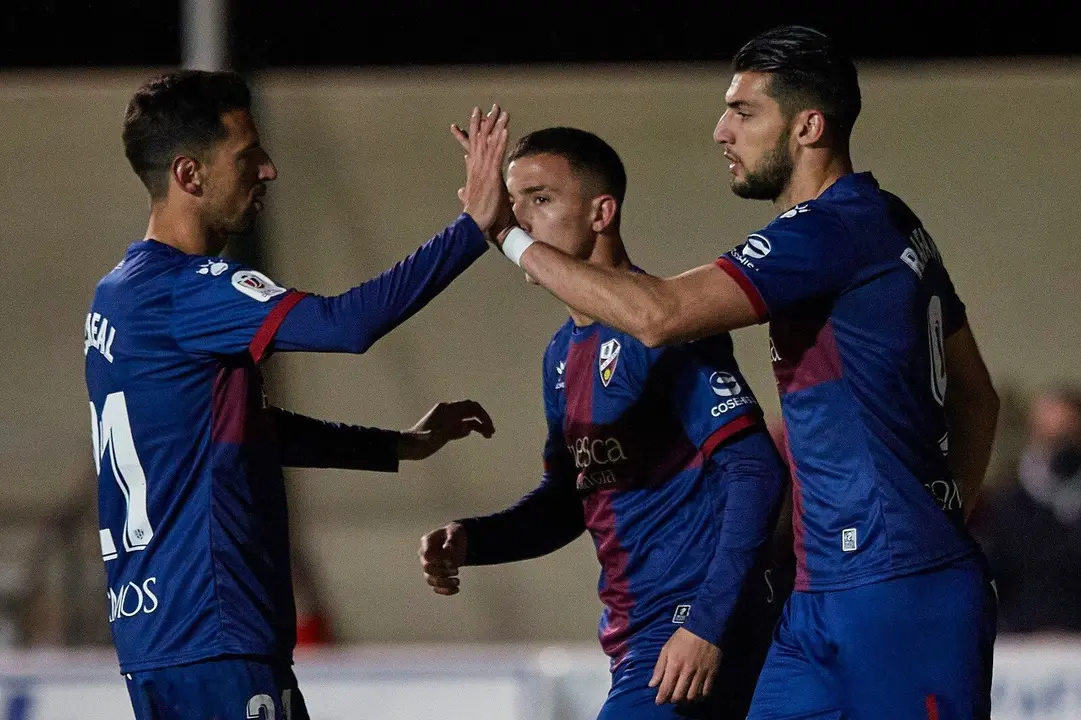 Rafa Mir celebrando su hat trick copero. | Foto: SD Huesca