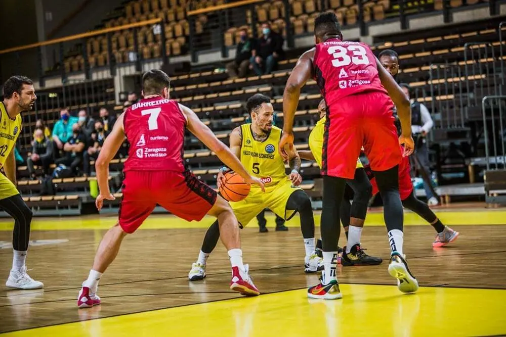 Casademont cae en la pista de Falco. Foto: www.championsleague.basketball/es