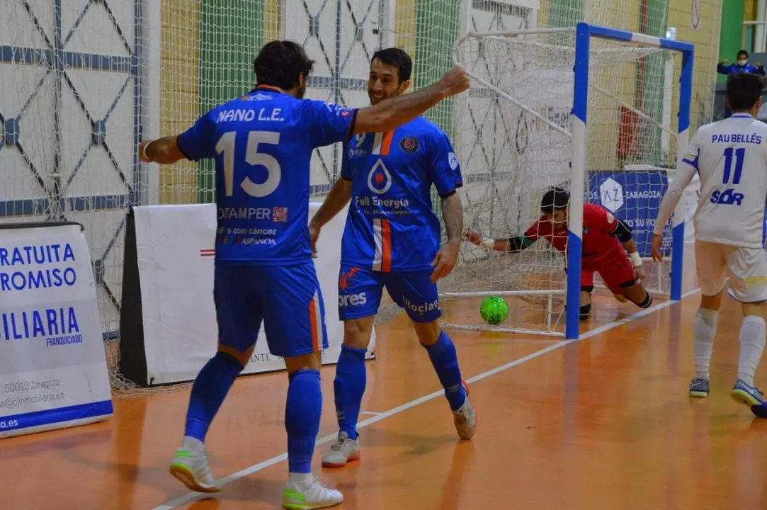 Celebraci&oacute;n de uno de los goles. | Foto: Pedro Luis Serrano