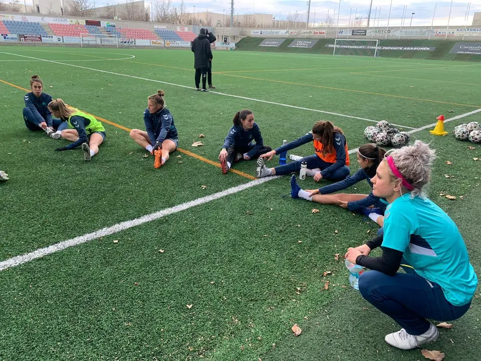 Las jugadoras del Zaragoza CFF en el primer entrenamiento del 2021. Foto: Zaragoza CFF