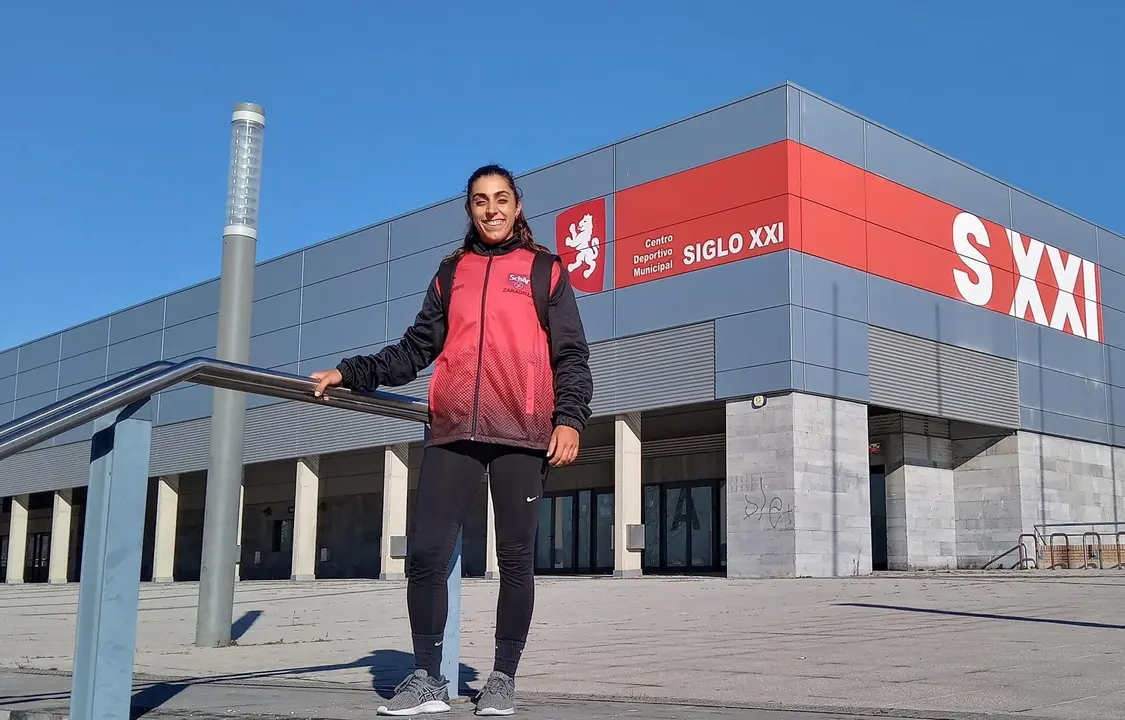 Lila Lacazette, antes del entrenamiento del martes. Foto: Sch&auml;r Colores Zaragoza
