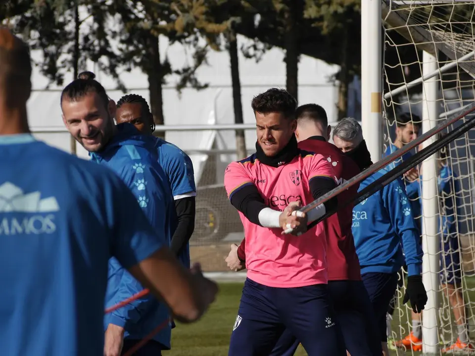 &Aacute;lvaro Fern&aacute;ndez en un entrenamiento. | Foto: SD Huesca