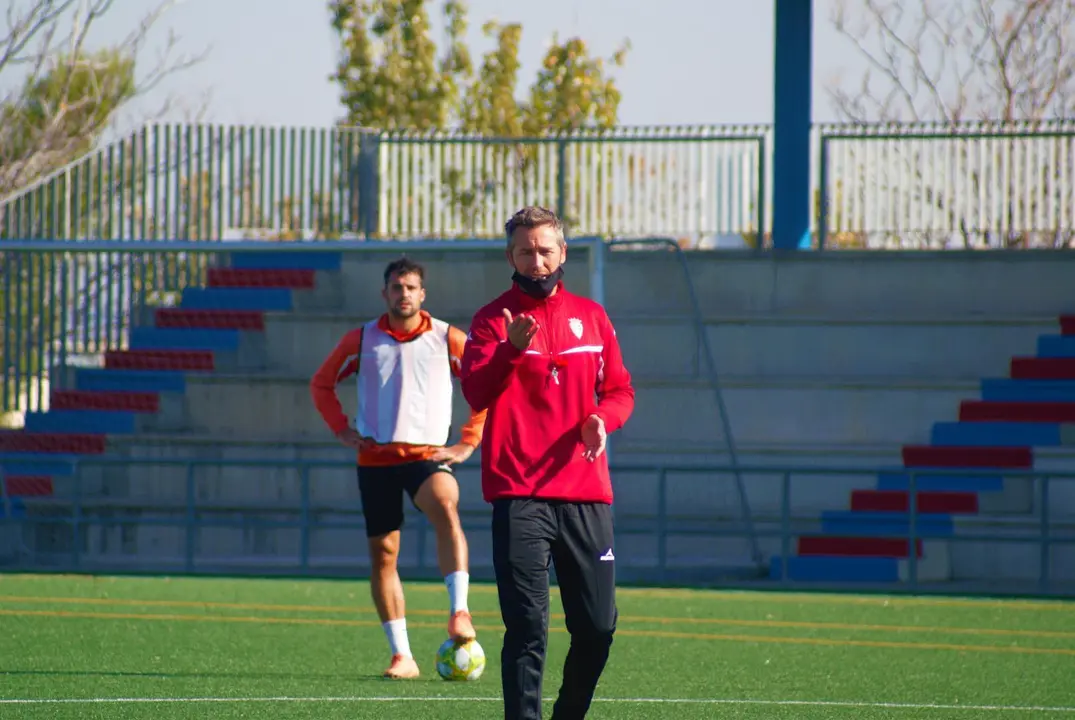 V&iacute;ctor Bravo durante un entrenamiento. | Foto: CD Teruel