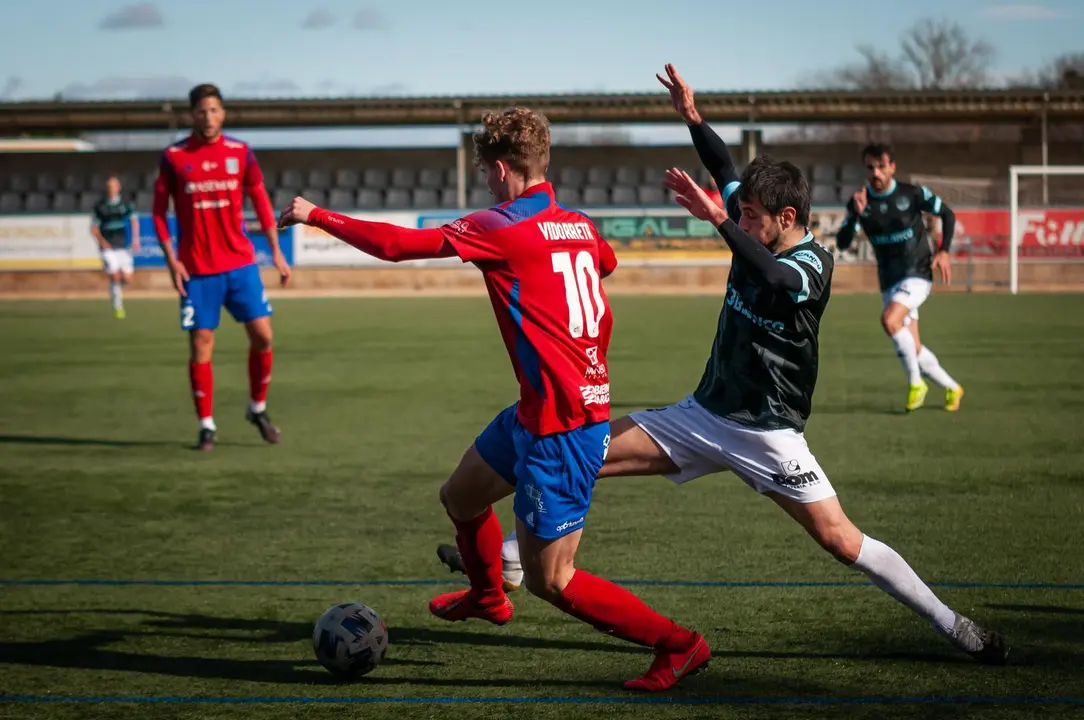 El Tarazona en su partido ante el Logro&ntilde;&eacute;s. Foto: 
Ra&uacute;l L&oacute;pez Navarro
