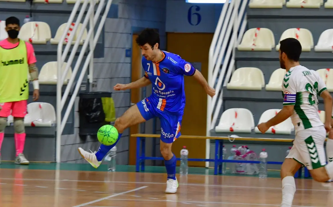 Muniesa, en un lance del juego. Foto: Andrea Royo L&oacute;pez