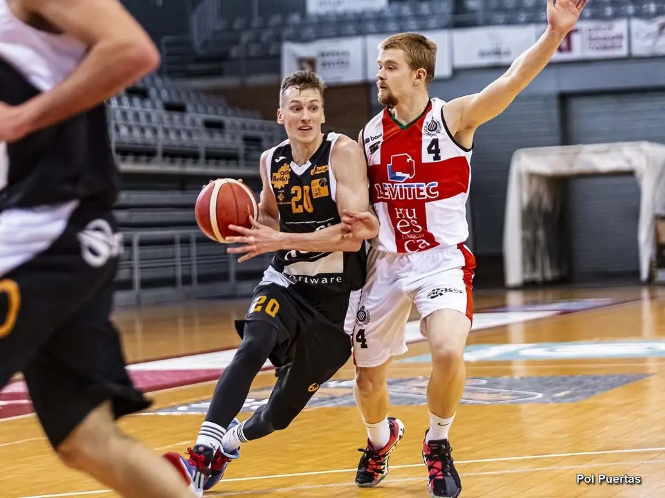 Levitec Huesca cay&oacute; 83-80 ante Almansa. Foto: Pol Puertas