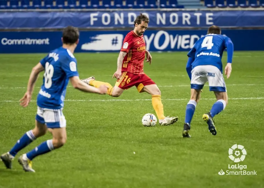 Eguaras ante el Oviedo. | Foto: LaLiga