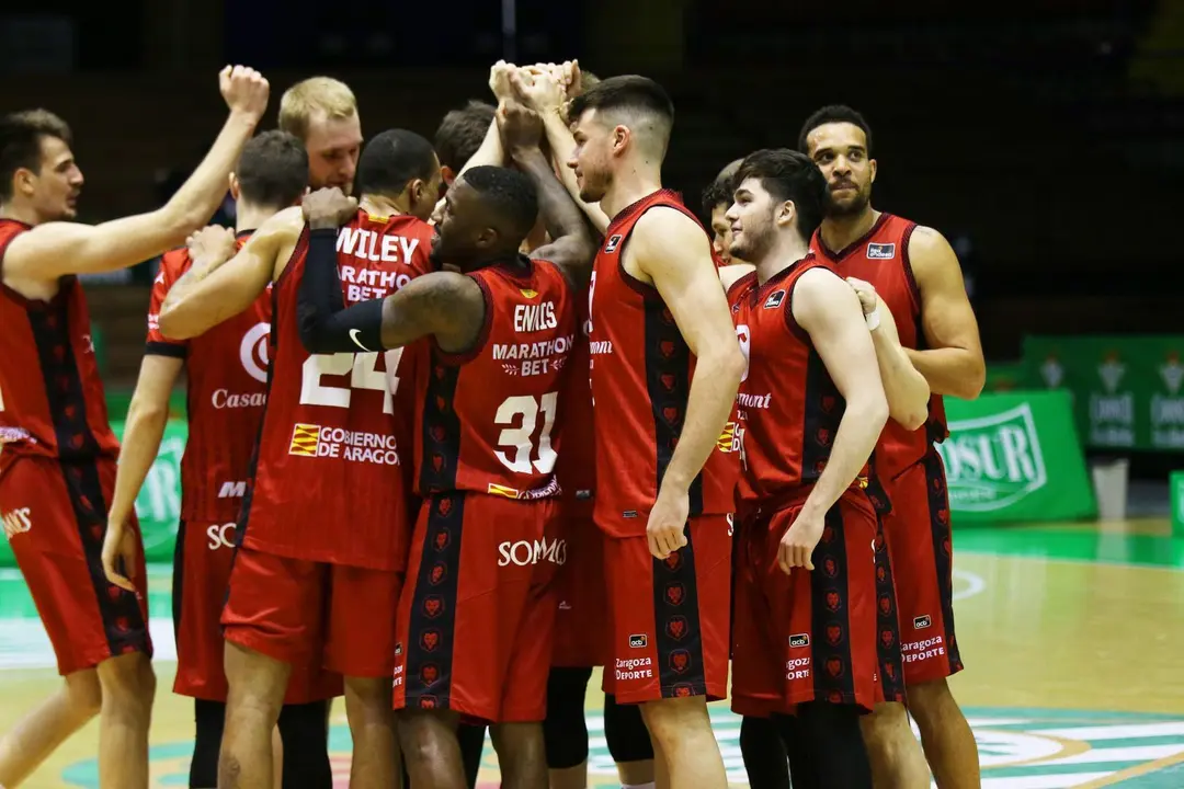 El equipo celebra la victoria. Foto: ACB