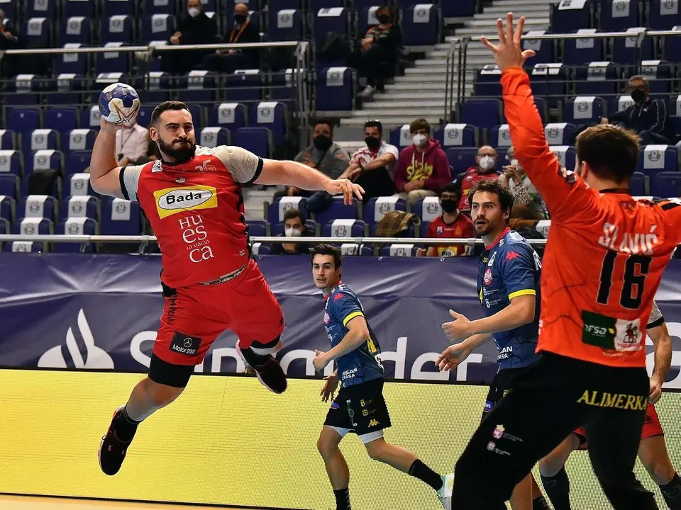 Montoya, en la imagen, en un partido contra Le&oacute;n disputado en el WiZink de Madrid de la Copa del Rey. Foto: J. L. Recio/RFEBM