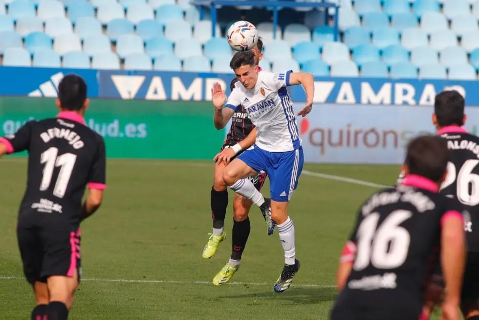 Alejandro Franc&eacute;s contin&uacute;a su escala sin techo avistado en el f&uacute;tbol profesional. Fotograf&iacute;a: Jos&eacute; Miguel Marco y Toni Gal&aacute;n (Heraldo)