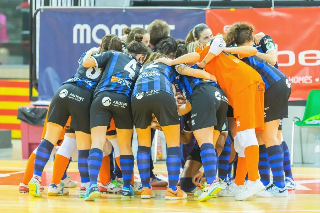 Las jugadoras se abrazan en una imagen de archivo. Foto; @SalaInter