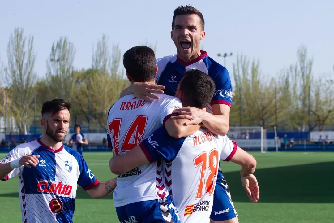 El CD Ebro celebra un gol ante el CD Izarra en el Pedro Sancho. Foto: CD Ebro