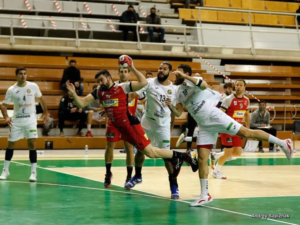 Alex Marcelo, capit&aacute;n del Bada Huesca, dejar&aacute; el club al final de esta temporada. Foto: Andrey Sapizhak