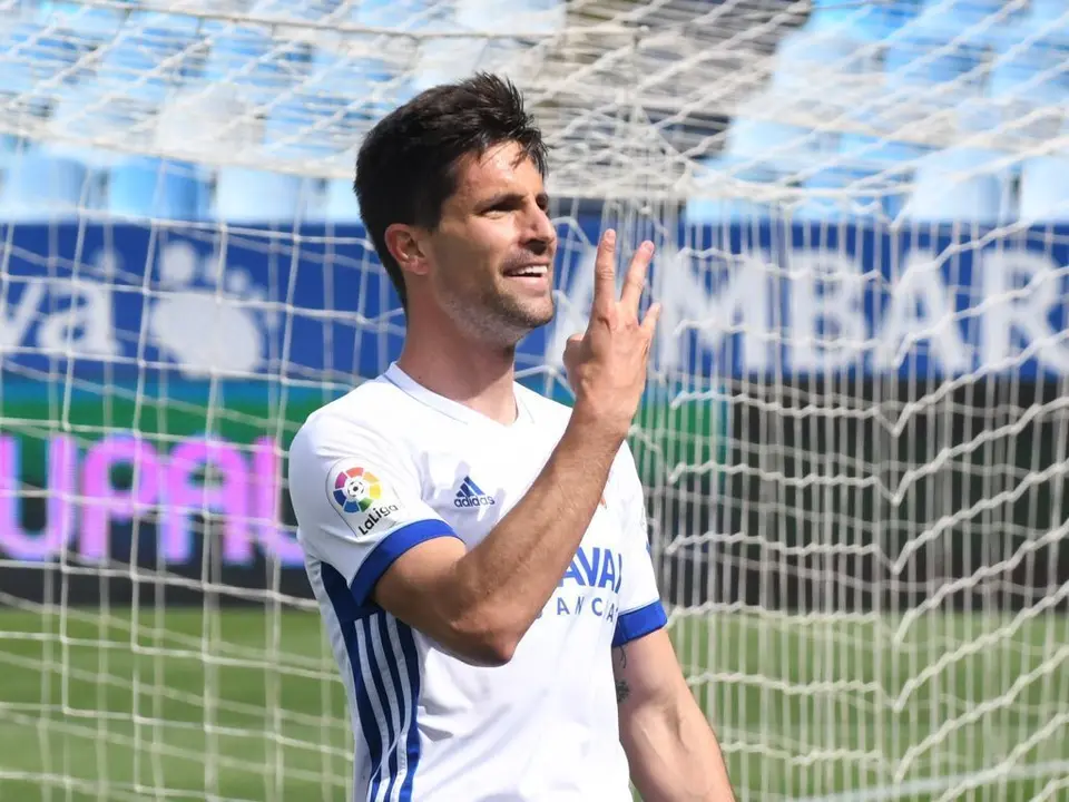 Adri&aacute;n celebra el gol ante el Almer&iacute;a |&nbsp;Real Zaragoza