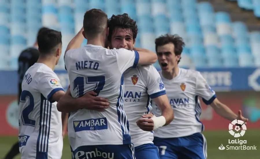 Az&oacute;n y Nieto celebran el gol de la victoria ante el Almer&iacute;a |&nbsp;La Liga