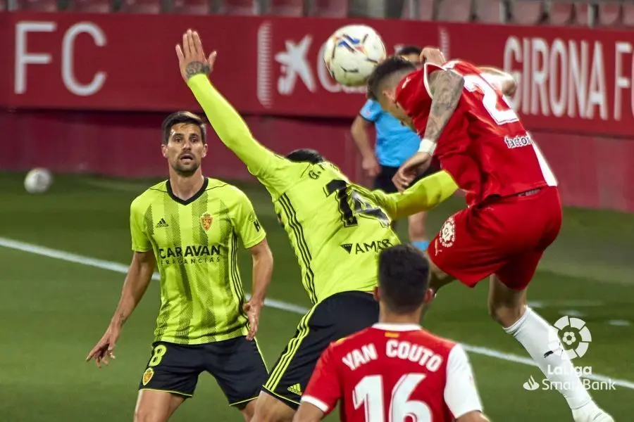 El Girona ataca sobre la meta zaragocista. Foto: LFP