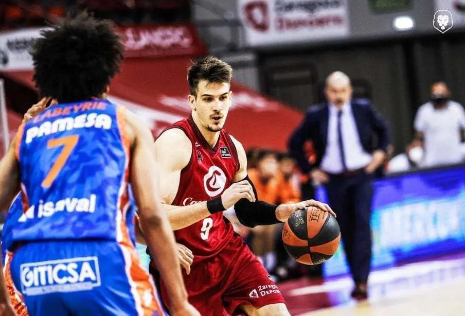 Nico Brussino, en el partido del domingo ante Valencia. Foto: Esther Casas/Casademont Zaragoza