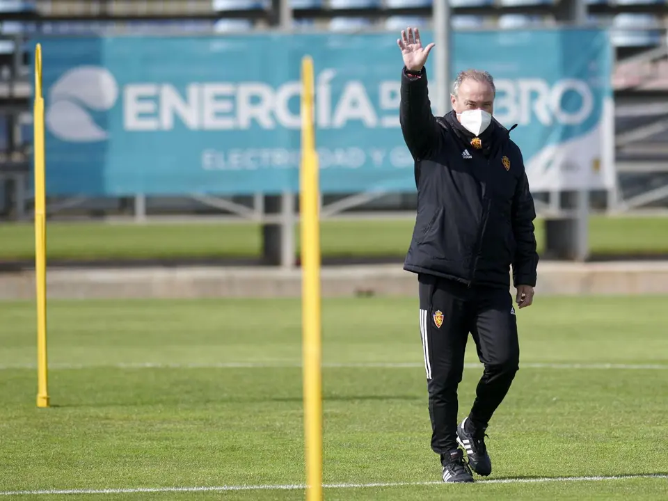 JIM alza la mano en un entrenamiento en la Ciudad Deportiva. Foto: Real Zaragoza