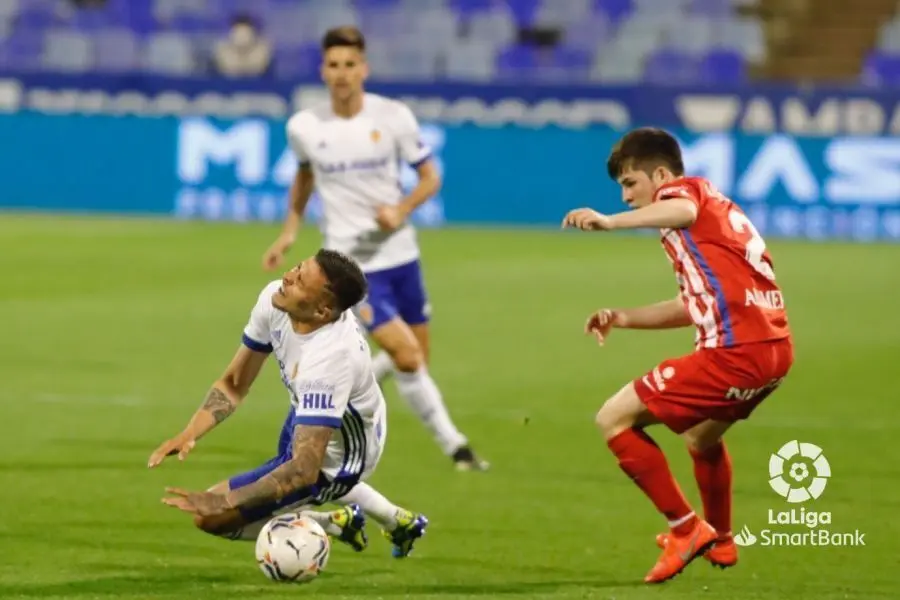 Narv&aacute;ez en el partido contra el Sporting de Gij&oacute;n. | Foto: LaLiga