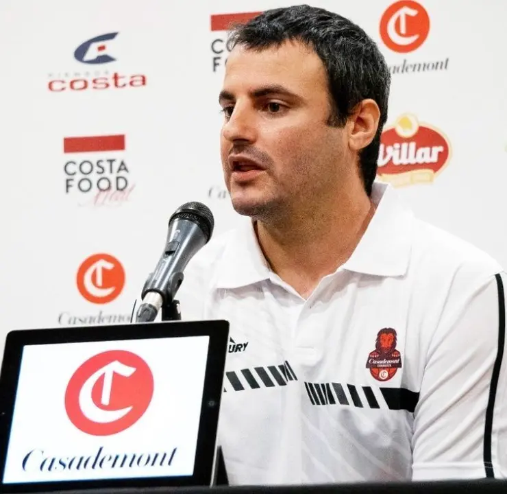 Carlos Cantero, este lunes en su presentaci&oacute;n como t&eacute;cnico rojillo. Foto: Casademont Zaragoza