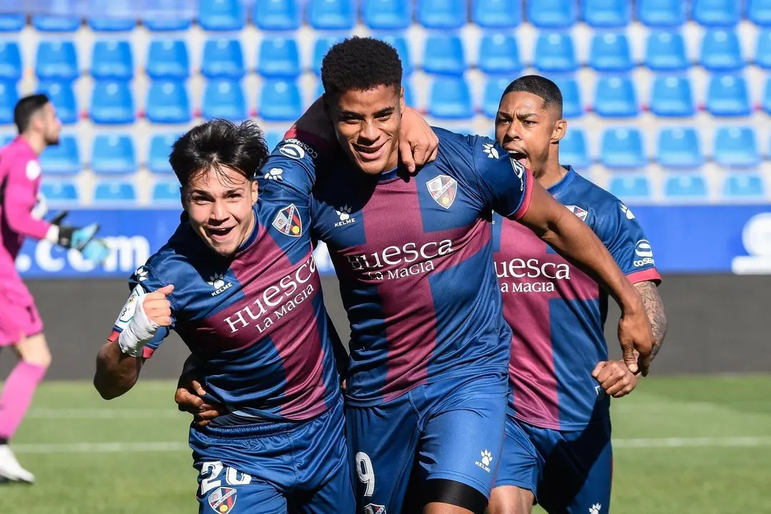 Carlos Kevin celebra el gol logrado ante el Utebo. | Foto: Fundaci&oacute;n Alcoraz
